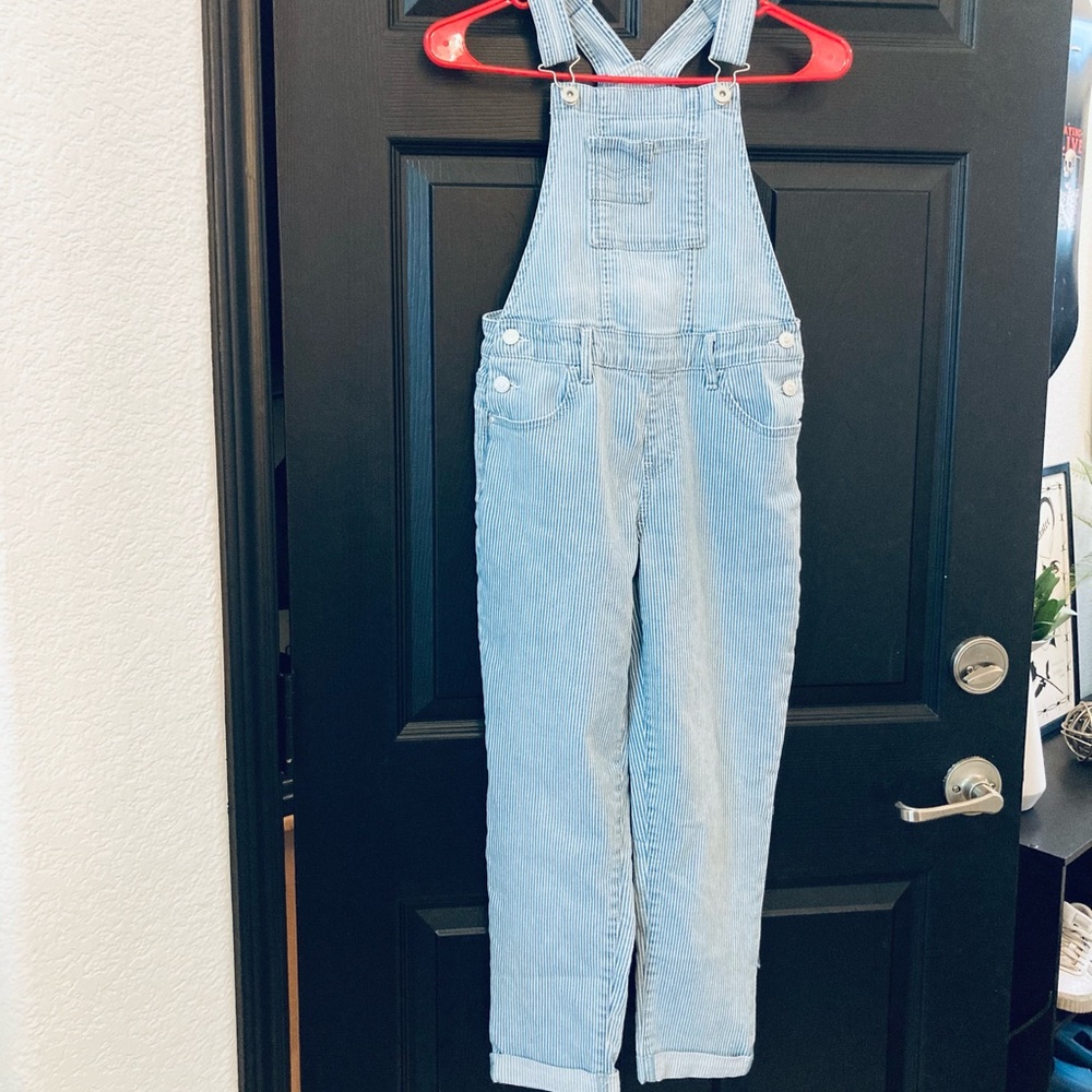 Jordache 🔹Girls blue and white striped overalls. Excellent condition.